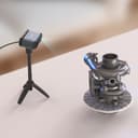 3DMakerpro Moose на штативе сканирует деталь на поворотном столе