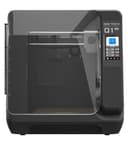 3D-принтер QIDI Q1 Pro: закрытый корпус с прозрачной дверцей и сенсорным экраном