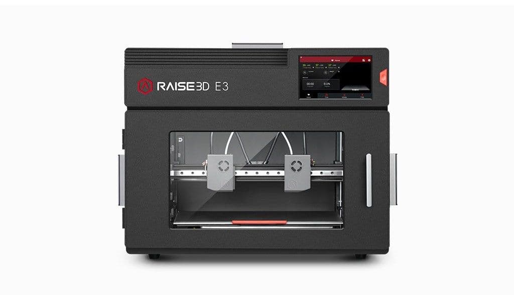3D-принтер Raise3D E3 спереди: закрытая камера, две независимые печатающие головки и сенсорный экран